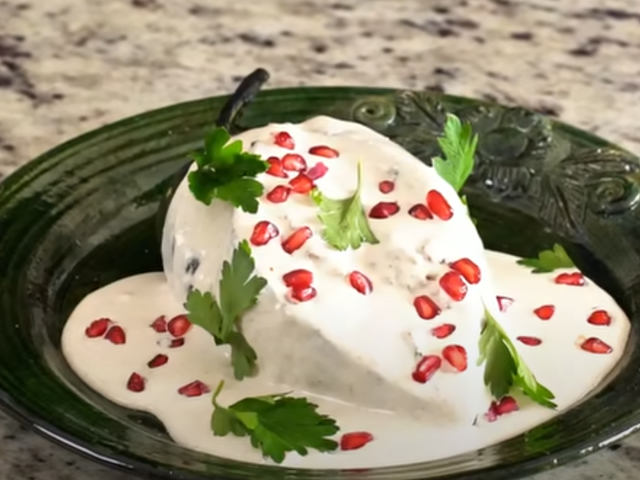 chiles en nogada